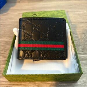 Gúcci Black Leather Wallet with Red and Green Stripe